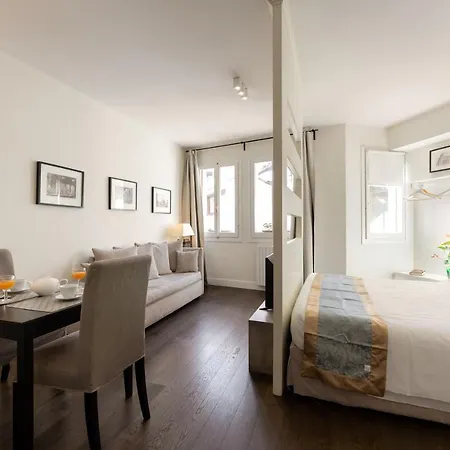 Apartment Novella Goldoni Suite-by Concierge Florence