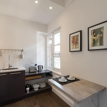 Novella Goldoni Suite-by Concierge *