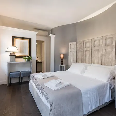 Apartment Novella Goldoni Suite-by Concierge Florence