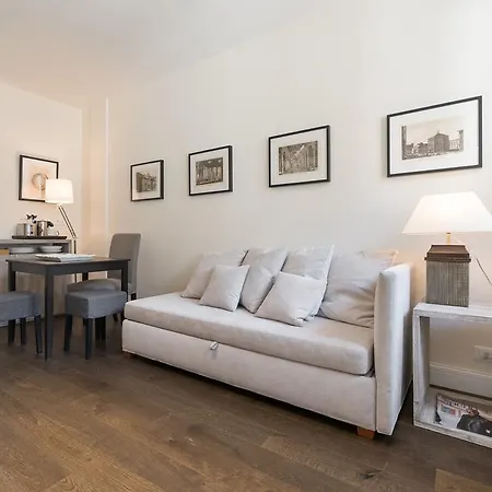 Novella Goldoni Suite-by Concierge Apartment *