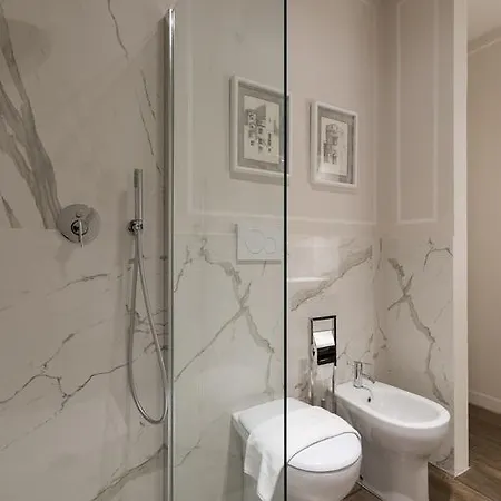 Novella Goldoni Suite-by Concierge Apartment *