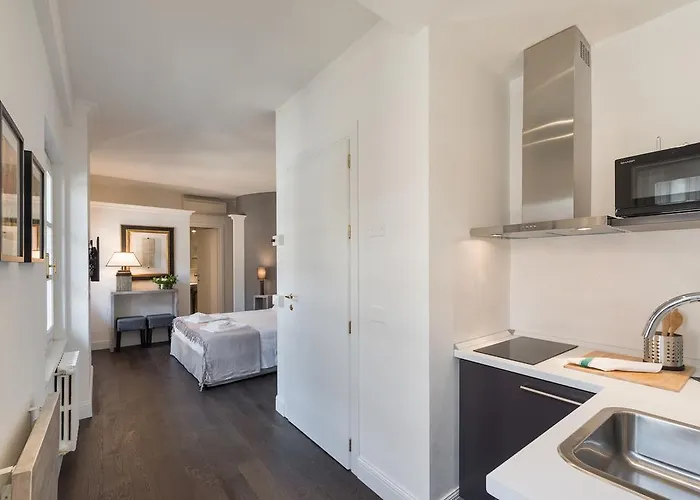 Apartman Novella Goldoni Suite-by Concierge *