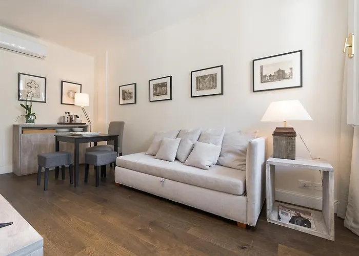 Novella Goldoni Suite-by Concierge Apartman *