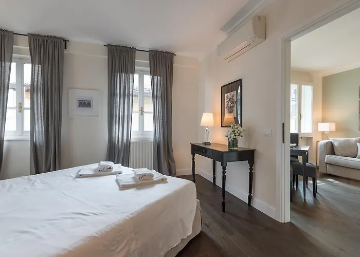 Novella Goldoni Suite-by Concierge Apartman